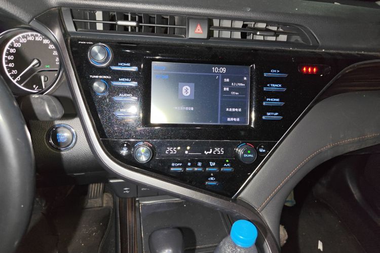 丰田 凯美瑞 2018款 2.0G 豪华版中控内饰16