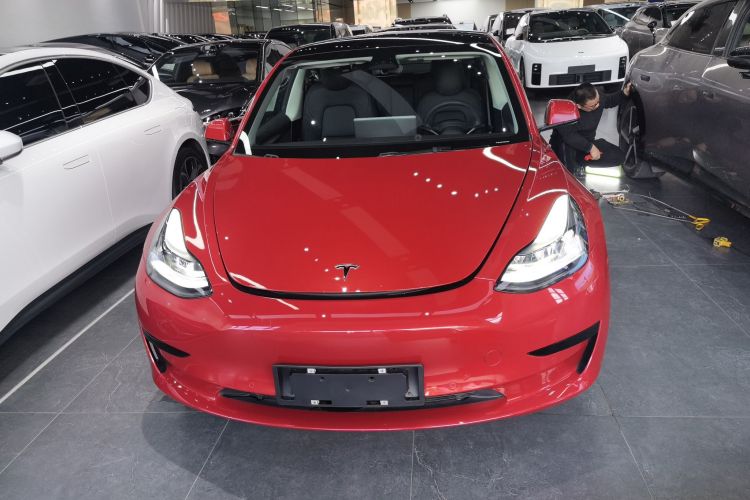 特斯拉 Model 3 2022款 后轮驱动版车身外观2