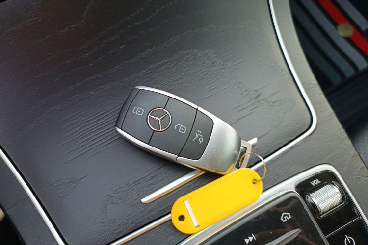 奔驰C级 2020款 C 260 L 运动版中控内饰11