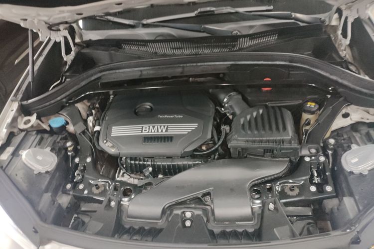 宝马X1 2020款 sDrive20Li 时尚型机舱底盘24