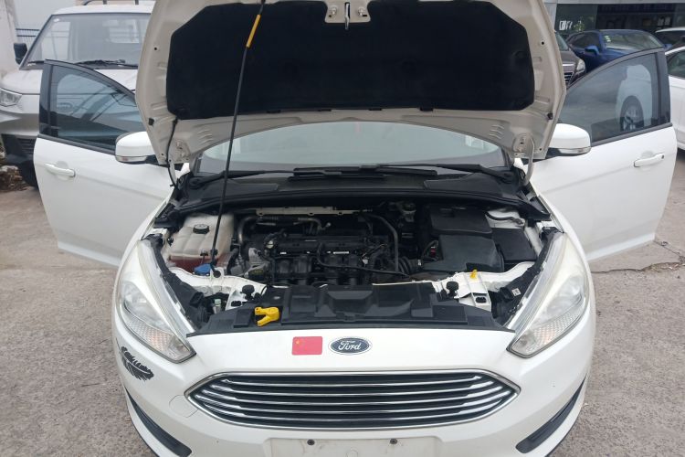 福特 福克斯 2015款 三厢 1.6L 自动舒适型机舱底盘24