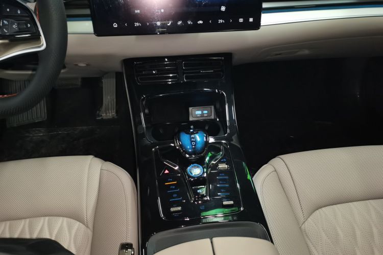 比亚迪 汉 2025款 DM-i 智驾版 125KM尊贵型局部细节18