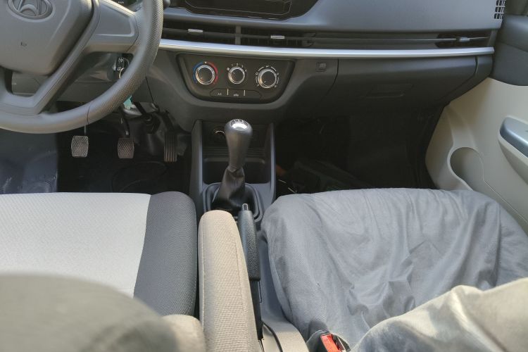 长安凯程 长安星卡 2023款 1.5L GDI 双排2.55米载货汽车舒适型中控内饰18