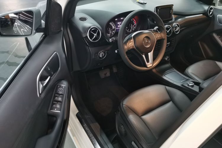 奔驰B级 2012款 B 180中控内饰7003