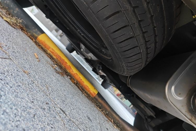 奔驰 威霆 2021款 2.0T 精英版 7座局部细节9009