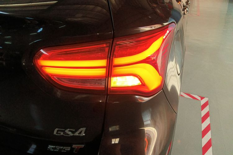 广汽传祺 传祺GS4 2018款 235T 自动两驱至尊版车身外观6001