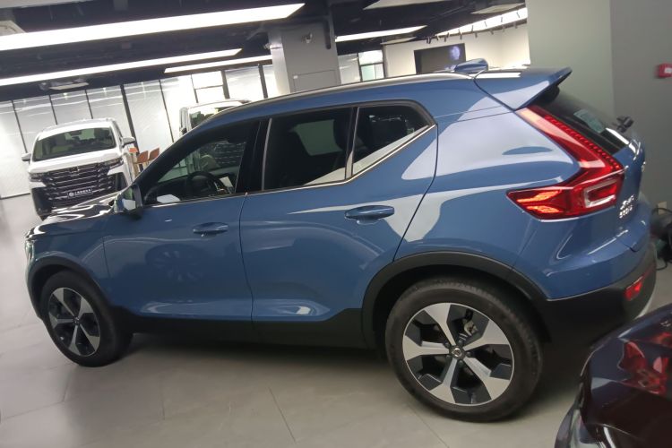 沃尔沃XC40 2023款 B4 四驱智远豪华版车身外观6003