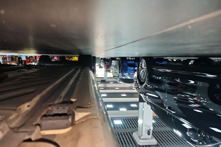 奔驰C级 2018款 C 200 L 运动版局部细节9001