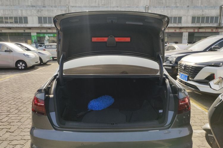 奥迪A4L 2022款 45 TFSI quattro 臻选动感型局部细节23