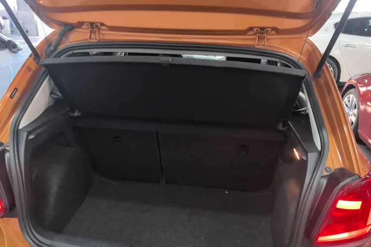 大众 2016款 1.6L Cross Polo 自动机舱底盘23