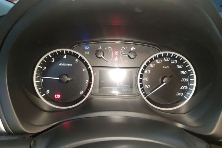 日产 轩逸 2024款 经典 1.6XE CVT舒适版中控内饰14