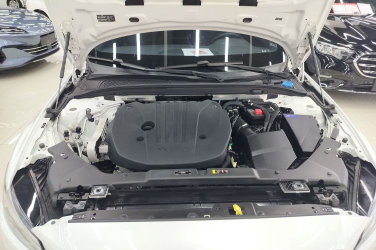 沃尔沃S60 2022款 B4 智逸豪华版机舱底盘24