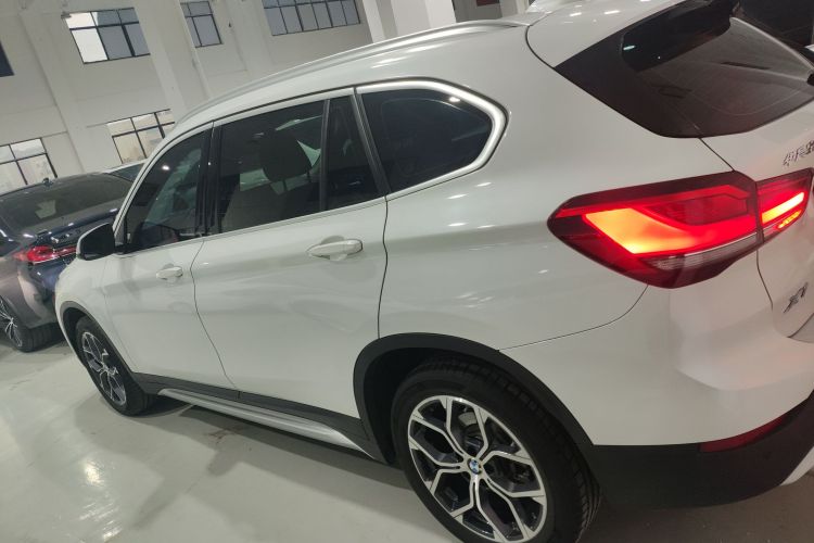 宝马X1 2022款 sDrive20Li 时尚型车身外观6003