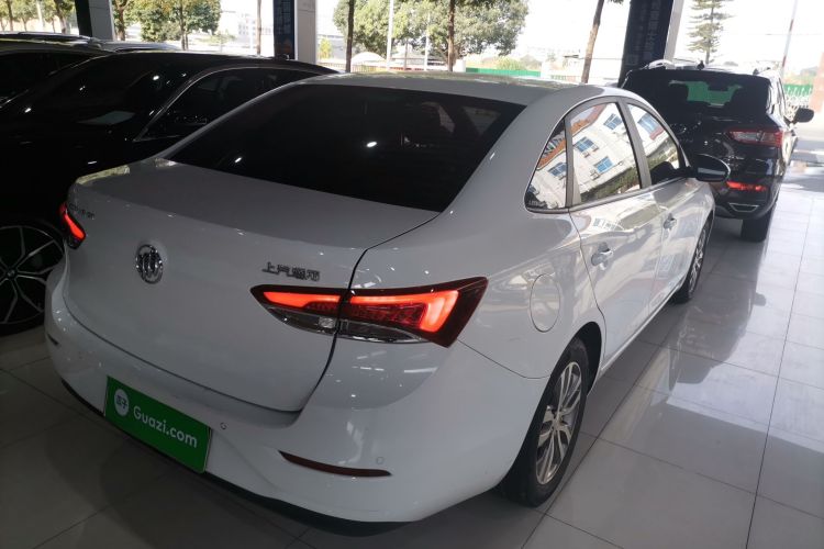 别克 英朗 2021款 1.3T 自动轻混动精英型车身外观7