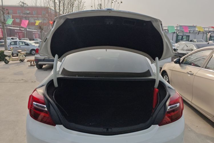 别克 君威 2015款 1.6T 精英技术型机舱底盘23