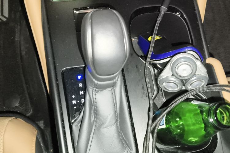 雷克萨斯ES 2025款 200 臻享版中控内饰18