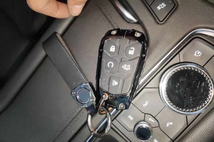 凯迪拉克XT6 2021款 2.0T 七座两驱风尚型中控内饰11