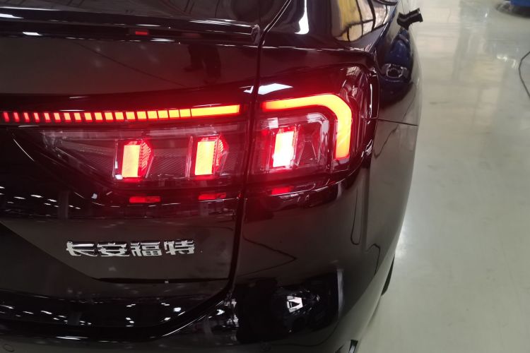 福特 蒙迪欧 2022款 改款 EcoBoost 245 ST-Line车身外观6006