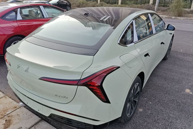 红旗天工05 2025款 550智选版车身外观6005