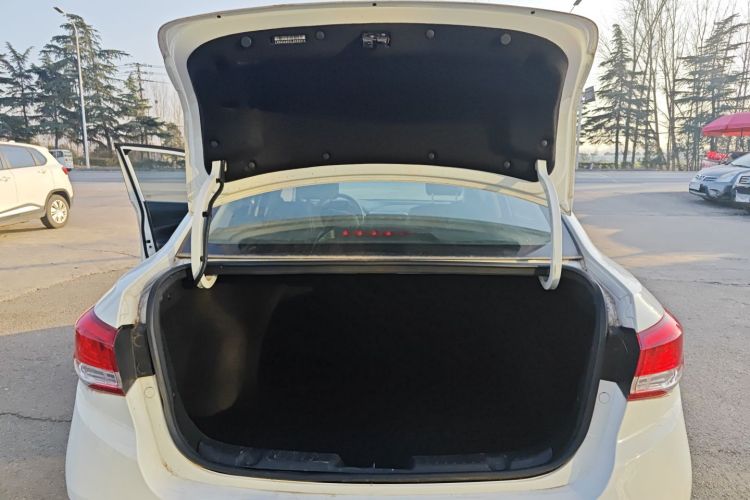 长安 悦翔 2019款 1.5L DCT 联动云版机舱底盘23