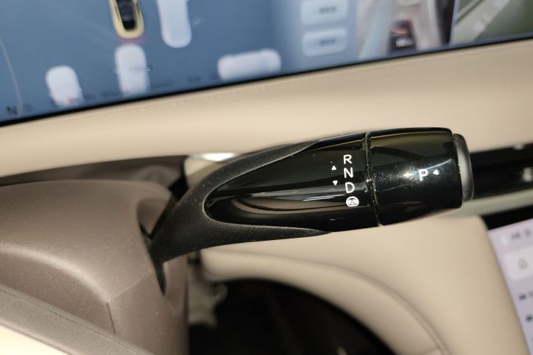 智己汽车 智己L6 2024款 Max 超强性能版中控内饰18