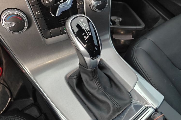 沃尔沃S60 2018款 S60L T3 智进版局部细节18