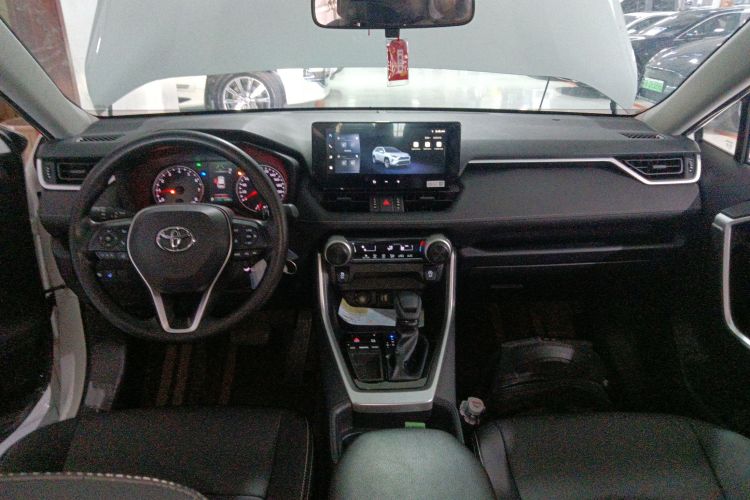 丰田 RAV4荣放 2024款 2.0L CVT两驱都市版中控内饰7002