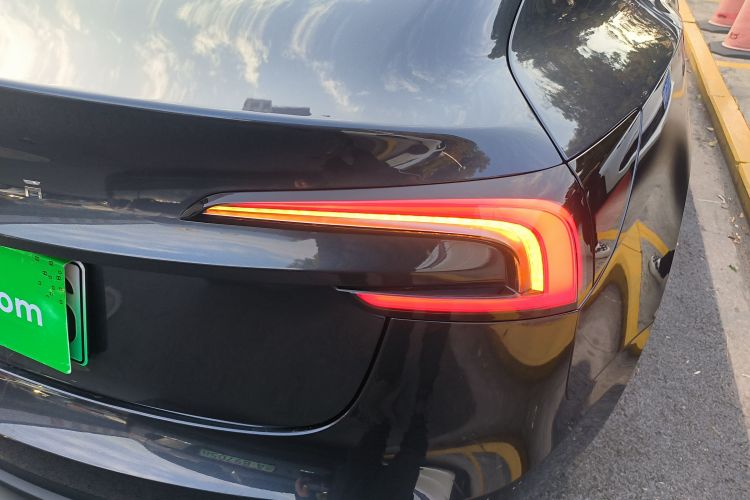 特斯拉 Model 3 2023款 后轮驱动版车身外观6006