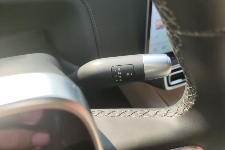 理想汽车 理想L9 2024款 Ultra局部细节18