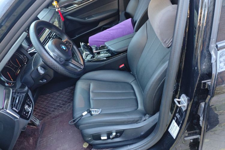 宝马5系 2018款 525Li M运动套装中控内饰19