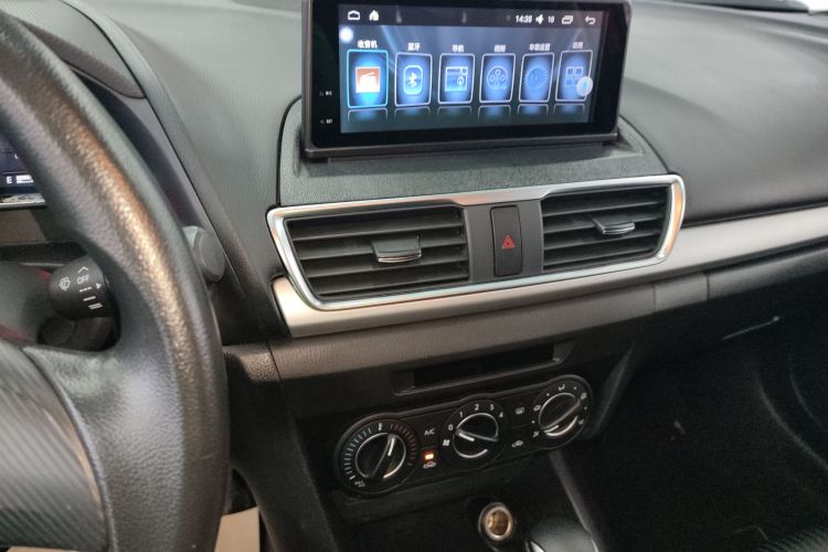 马自达3 昂克赛拉 2016款 三厢 1.5L 自动舒适型中控内饰16