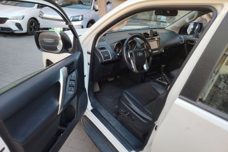 丰田 普拉多 2016款 2.7L 自动标准版中控内饰20