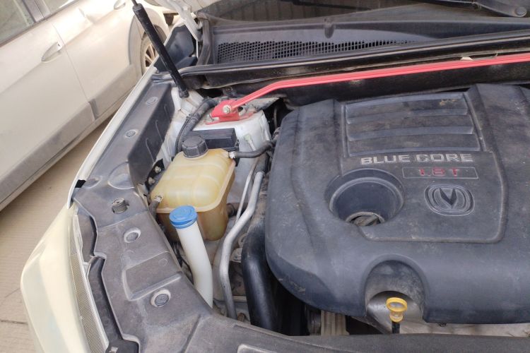 长安CS75 2016款 1.8T 自动精英型 国V机舱底盘25