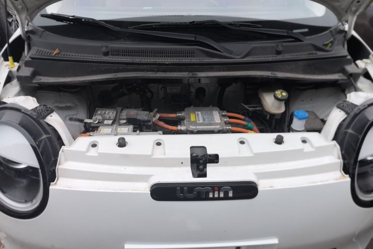 长安启源 长安Lumin 2022款 210km 香甜款机舱底盘24