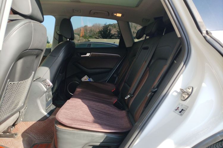 奥迪Q5 2017款 40 TFSI 舒适型中控内饰21