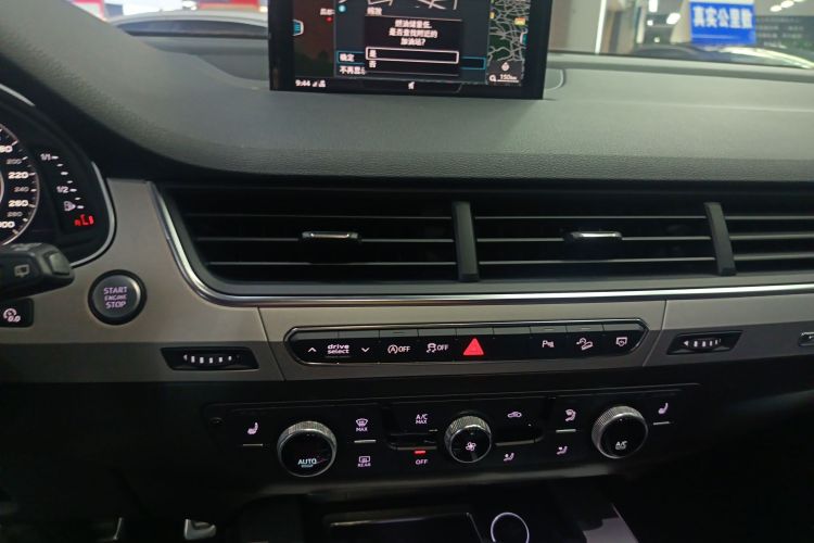 奥迪Q7 2019款 55 TFSI 技术型局部细节16