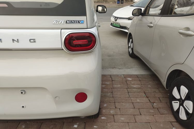 五菱汽车 宏光MINIEV 2024款 第三代 215km 青春版车身外观9