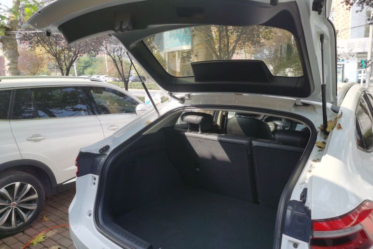 哈弗F7x 2019款 1.5T 两驱极智潮玩版机舱底盘23