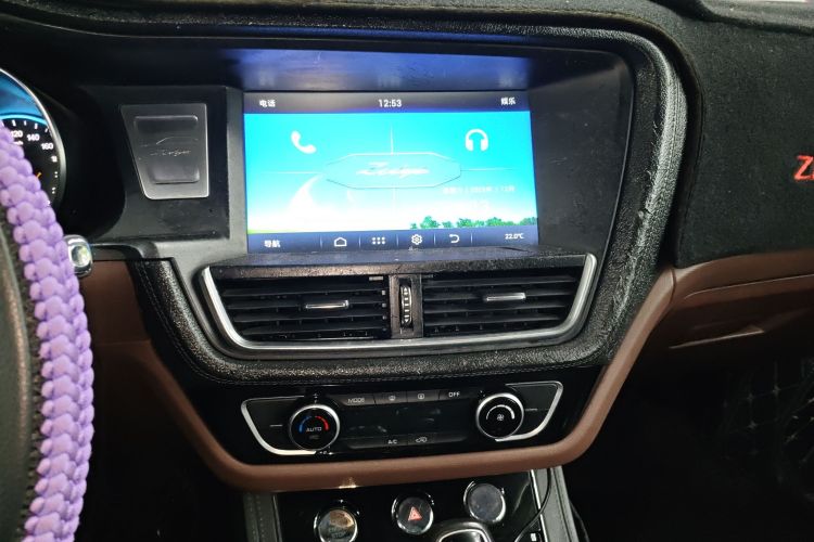 众泰T600 2018款 运动版 1.5T 自动豪华型中控内饰16