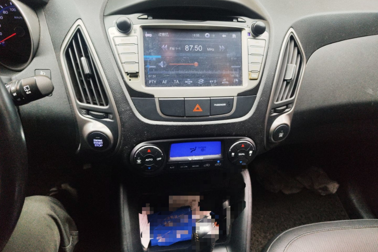 北京现代ix35 2015款 2.0L 自动两驱智能型 国IV中控内饰16