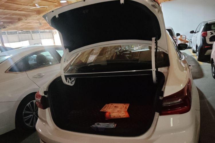 福特 福睿斯 2021款 1.5L 自动钻石版机舱底盘23