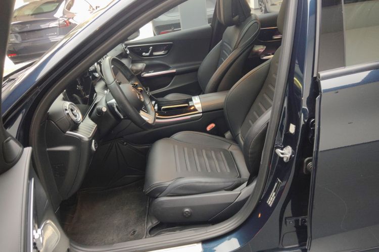 奔驰C级 2022款 改款 C 260 L 运动版局部细节19