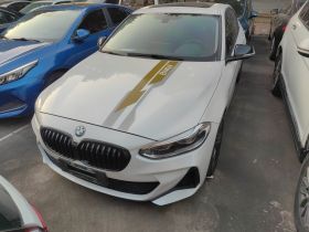 宝马1系 2023款 120i M运动曜熠版