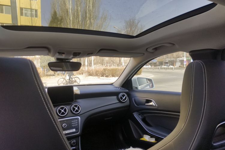 奔驰GLA 2018款 GLA 200 动感型中控内饰22