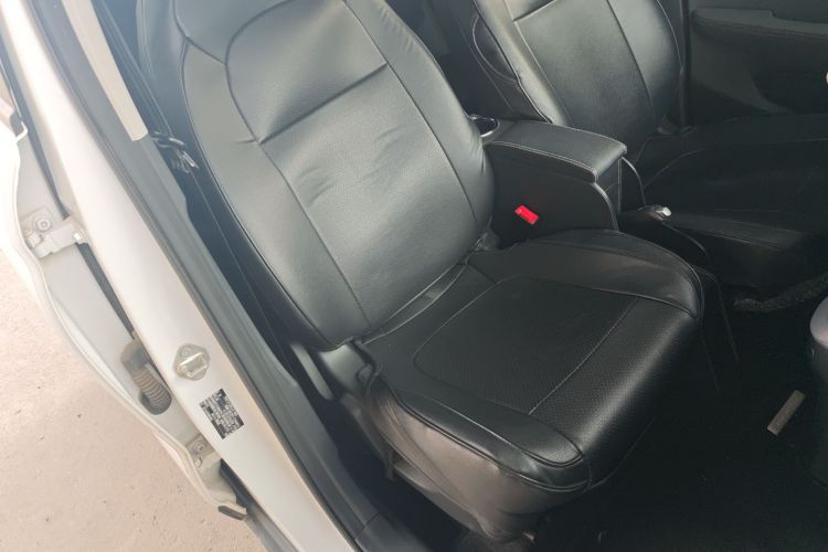 零跑汽车 零跑T03 2021款 400轻享版 三元锂局部细节41