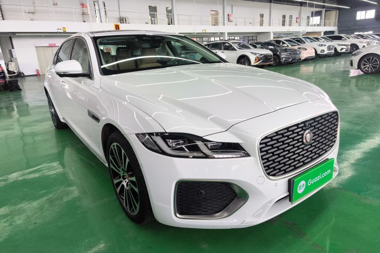 捷豹XFL 2024款 2.0T P250 两驱尊享豪华版车身外观3