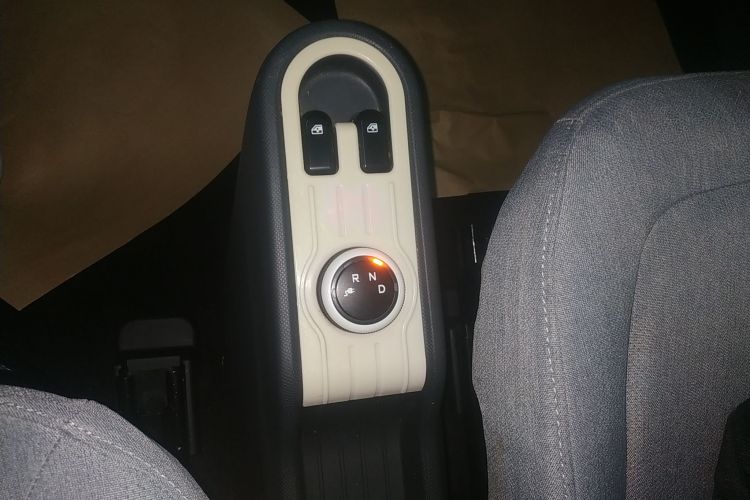 五菱汽车 宏光MINIEV 2021款 马卡龙臻享款 磷酸铁锂中控内饰18