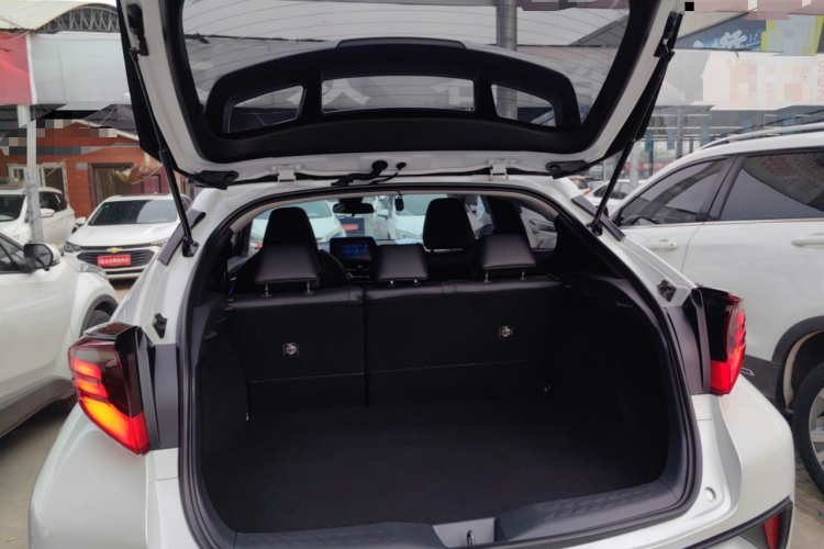 丰田C-HR 2021款 2.0L 豪华版机舱底盘23