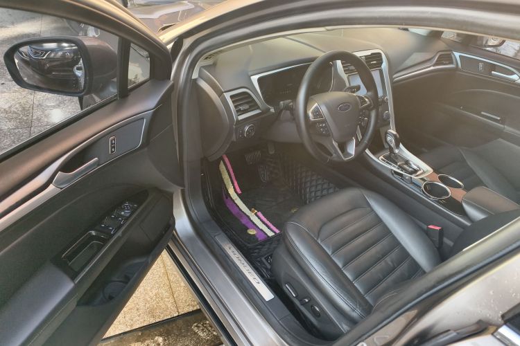 福特 蒙迪欧 2013款 1.5L GTDi180时尚型中控内饰7003