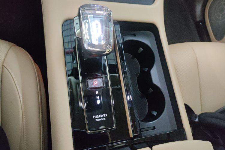 鸿蒙智行 问界M7 2024款 1.5T 后驱Plus版 6座中控内饰18